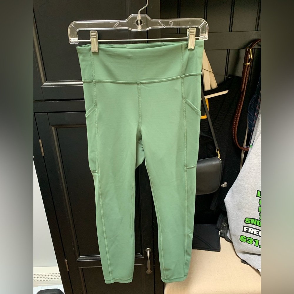 Lululemon leggings size 6